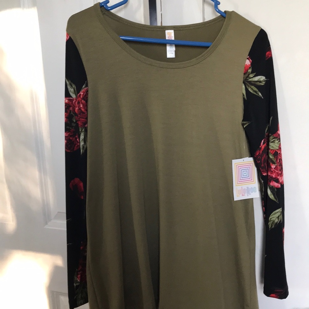 Small Lynnae shirt